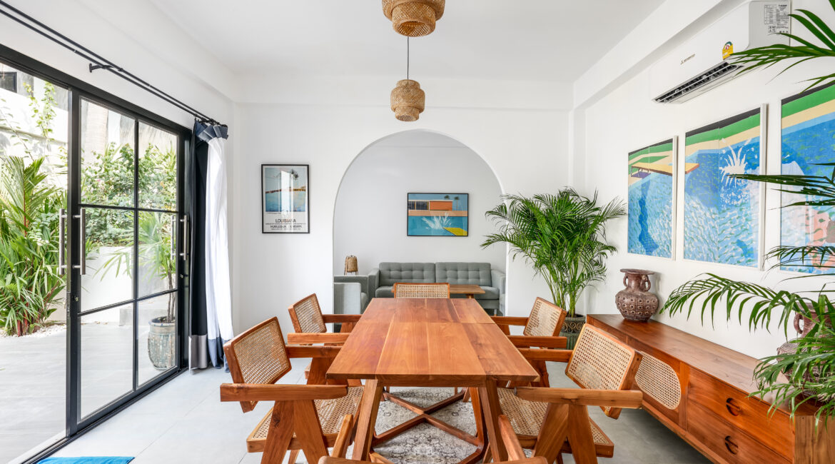 MASTER BEDROOM LIVING ROOM AREA 1