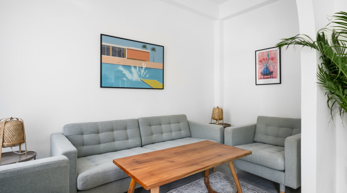 MASTER BEDROOM LIVING ROOM AREA 3